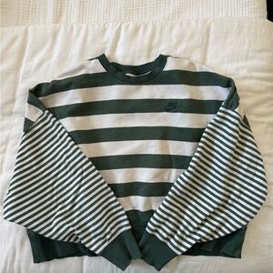 Nike Forest Green and White Crewneck